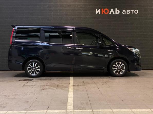 Toyota Esquire I Рестайлинг с пробегом 2019 года, цена 2 690 000 рублей, 97132 км, минивэн, Автокод Объявления