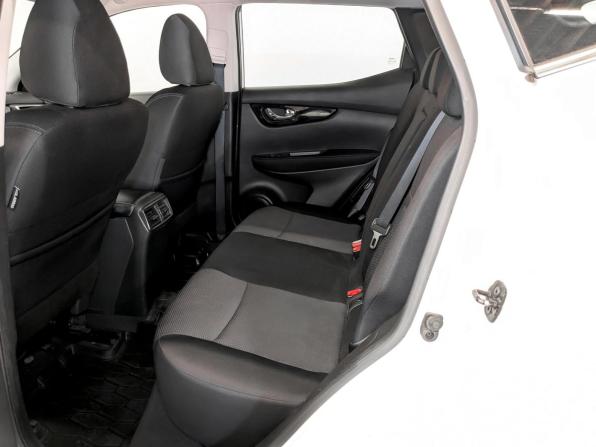 Nissan Qashqai II с пробегом 2018 года, цена 1 870 000 рублей, 124810 км, внедорожник, Автокод Объявления