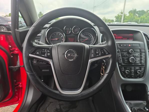 Opel Astra J Рестайлинг с пробегом 2012 года, цена 830 000 рублей, 109343 км, седан, Автокод Объявления