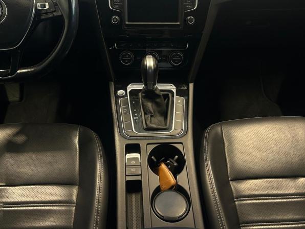 Volkswagen Passat B8 с пробегом 2017 года, цена 1 799 000 рублей, 173000 км, седан, Автокод Объявления