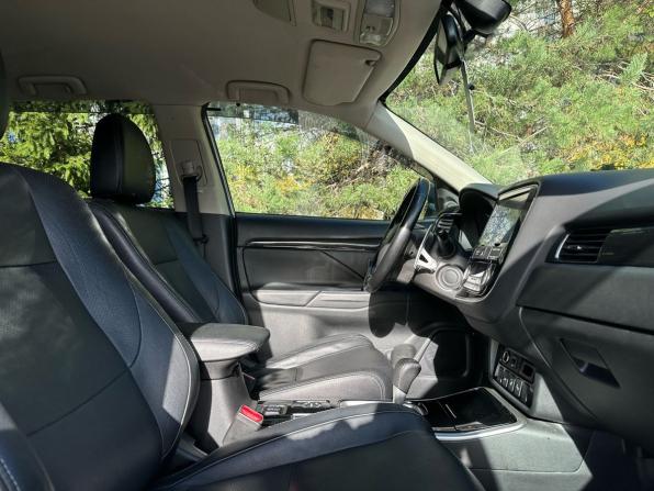 Mitsubishi Outlander III Рестайлинг 2 с пробегом 2018 года, цена 1 849 000 рублей, 174533 км, внедорожник, Автокод Объявления