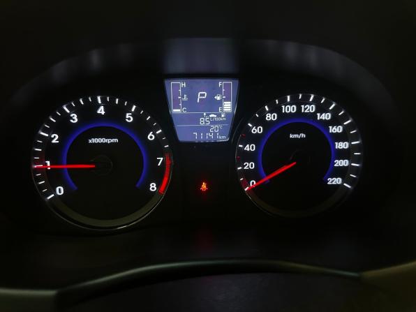 Hyundai Solaris I Рестайлинг с пробегом 2015 года, цена 1 040 000 рублей, 71140 км, хэтчбек, Автокод Объявления