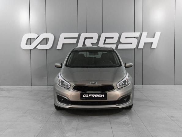 Kia Ceed II Рестайлинг с пробегом 2015 года, цена 1 399 000 рублей, 76664 км, хэтчбек, Автокод Объявления