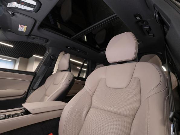 Volvo XC90 II Рестайлинг 2 с пробегом 2025 года, цена 10 000 000 рублей, 42 км, внедорожник, Автокод Объявления