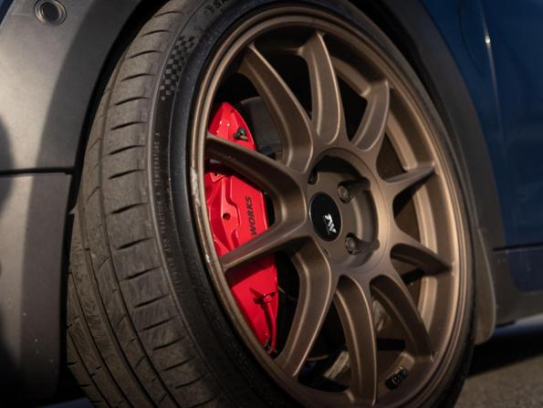 Mini Hatch III (F55/F56) Рестайлинг с пробегом 2018 года, цена 2 679 700 рублей, 110000 км, хэтчбек, Автокод Объявления