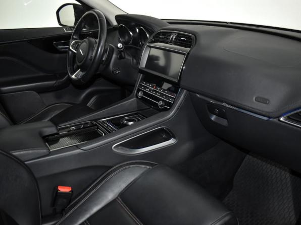 Jaguar F-Pace I с пробегом 2019 года, цена 2 560 000 рублей, 141734 км, внедорожник, Автокод Объявления