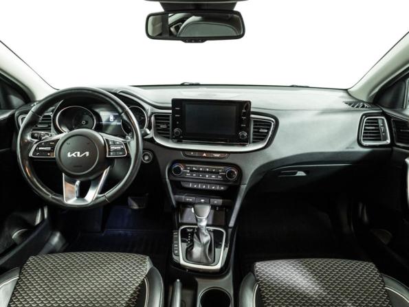 Kia Ceed III Рестайлинг с пробегом 2021 года, цена 2 190 000 рублей, 82000 км, универсал, Автокод Объявления