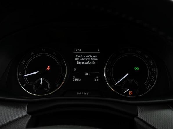 Skoda Rapid II с пробегом 2021 года, цена 1 637 000 рублей, 46577 км, лифтбек, Автокод Объявления