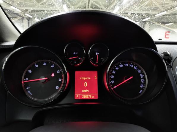 Opel Astra J Рестайлинг с пробегом 2012 года, цена 759 000 рублей, 226576 км, седан, Автокод Объявления