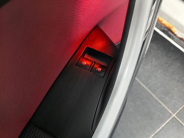 Opel Astra J Рестайлинг с пробегом 2013 года, цена 570 000 рублей, 240000 км, хэтчбек, Автокод Объявления