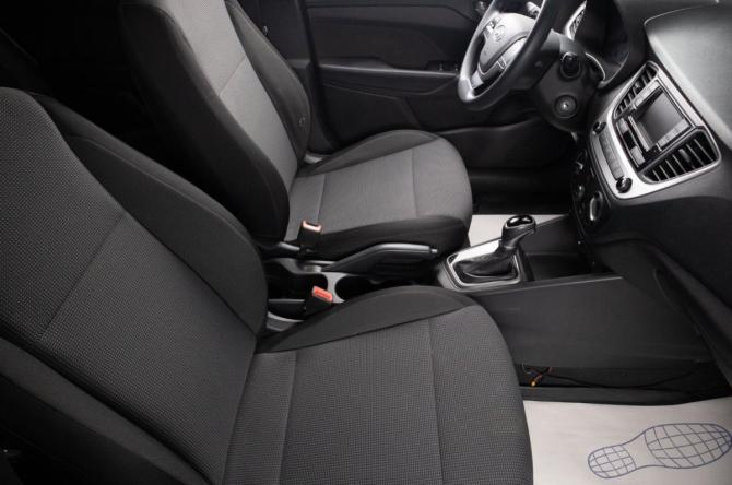 Hyundai Solaris II с пробегом 2018 года, цена 1 100 000 рублей, 214500 км, седан, Автокод Объявления