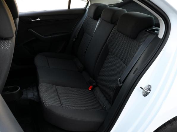 Volkswagen Polo VI с пробегом 2022 года, цена 1 550 000 рублей, 94103 км, лифтбек, Автокод Объявления
