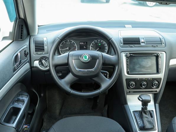 Skoda Octavia II (A5) Рестайлинг с пробегом 2013 года, цена 1 099 000 рублей, 121463 км, лифтбек, Автокод Объявления