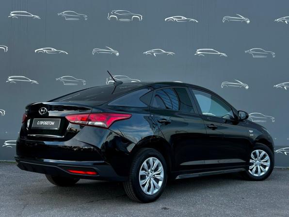 Hyundai Solaris II Рестайлинг с пробегом 2022 года, цена 1 798 600 рублей, 35962 км, седан, Автокод Объявления