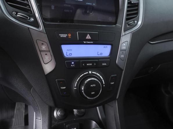 Hyundai Santa Fe III с пробегом 2013 года, цена 1 750 000 рублей, 198307 км, внедорожник, Автокод Объявления