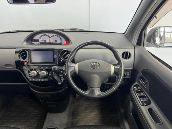 Toyota Sienta I Рестайлинг 2 с пробегом 2013 года, цена 995 000 рублей, 103427 км, минивэн, Автокод Объявления
