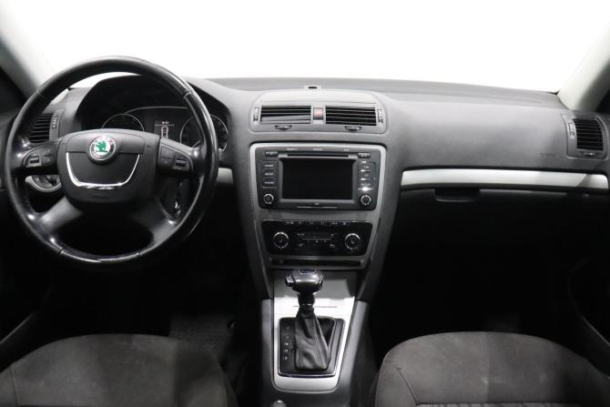 Skoda Octavia II (A5) Рестайлинг с пробегом 2011 года, цена 618 000 рублей, 222825 км, лифтбек, Автокод Объявления