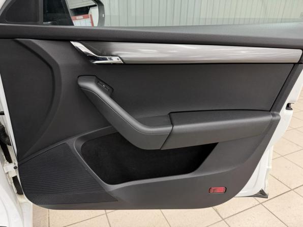 Skoda Octavia III (A7) Рестайлинг с пробегом 2019 года, цена 1 820 000 рублей, 123177 км, лифтбек, Автокод Объявления