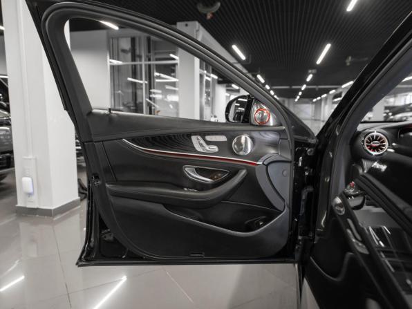 Mercedes-Benz E-Класс V (W213 S213 C238) Рестайлинг с пробегом 2020 года, цена 4 100 000 рублей, 107256 км, седан, Автокод Объявления