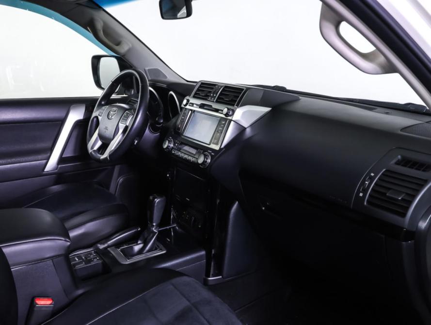 Toyota Land Cruiser Prado 150 Series Рестайлинг 1 Москва  - изображение 12