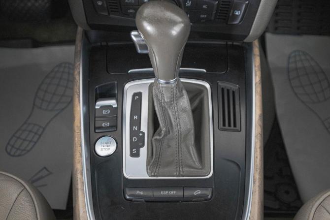 Audi Q5 I (8R) с пробегом 2009 года, цена 1 209 000 рублей, 250000 км, внедорожник, Автокод Объявления
