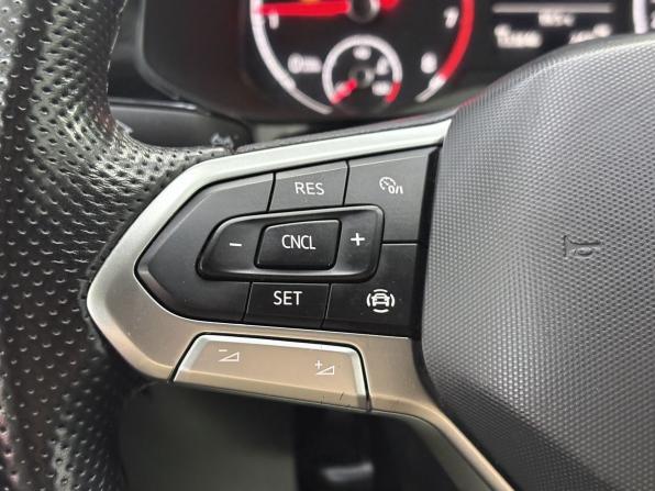 Volkswagen Polo VI с пробегом 2021 года, цена 1 535 000 рублей, 133846 км, лифтбек, Автокод Объявления