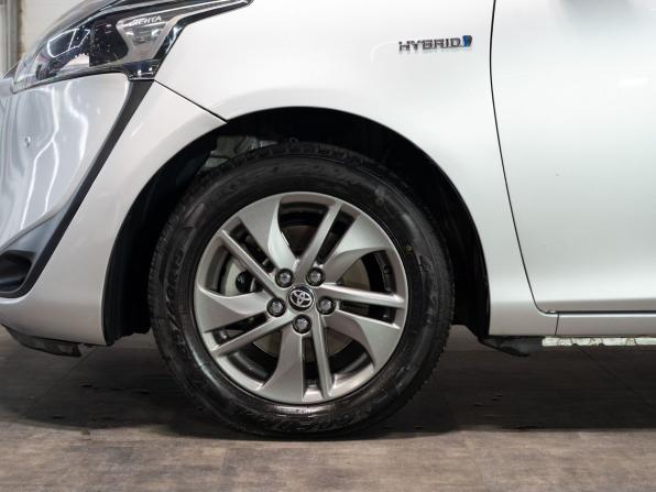 Toyota Sienta II Рестайлинг с пробегом 2018 года, цена 1 330 000 рублей, 156338 км, компактвэн, Автокод Объявления