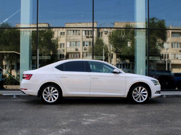 Skoda Superb III с пробегом 2015 года, цена 1 655 000 рублей, 203771 км, лифтбек, Автокод Объявления