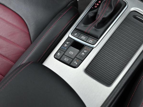 Kia Optima IV Рестайлинг с пробегом 2018 года, цена 1 849 000 рублей, 151000 км, седан, Автокод Объявления