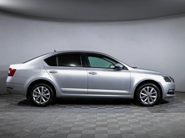 Skoda Octavia III (A7) Рестайлинг с пробегом 2017 года, цена 2 098 000 рублей, 78237 км, лифтбек, Автокод Объявления