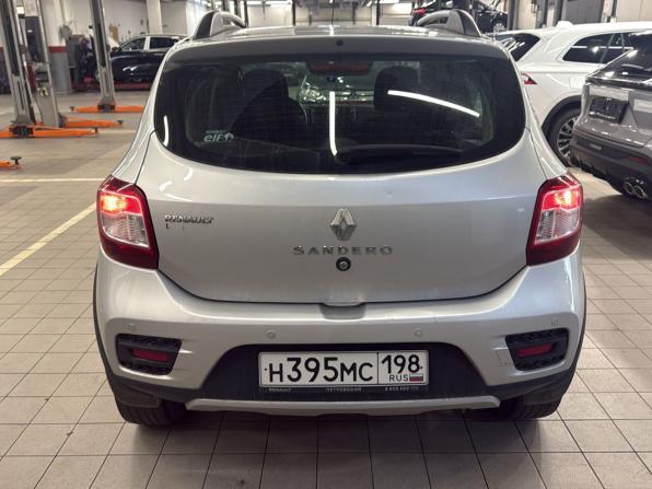 Renault Sandero II с пробегом 2015 года, цена 990 000 рублей, 100321 км, хэтчбек, Автокод Объявления
