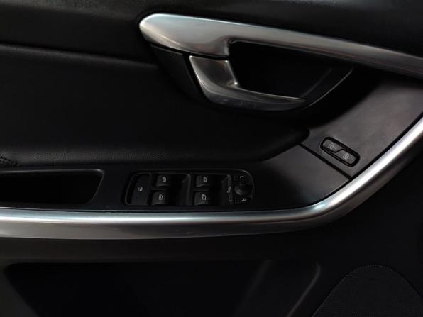 Volvo XC60 I Рестайлинг с пробегом 2016 года, цена 1 895 000 рублей, 292696 км, внедорожник, Автокод Объявления