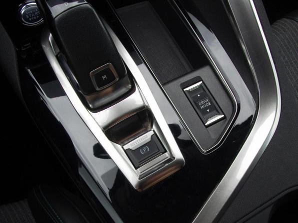 Peugeot 3008 II Рестайлинг с пробегом 2021 года, цена 1 980 000 рублей, 89500 км, внедорожник, Автокод Объявления