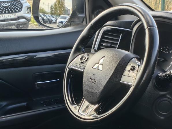 Mitsubishi Outlander III Рестайлинг 2 с пробегом 2016 года, цена 1 459 000 рублей, 173000 км, внедорожник, Автокод Объявления