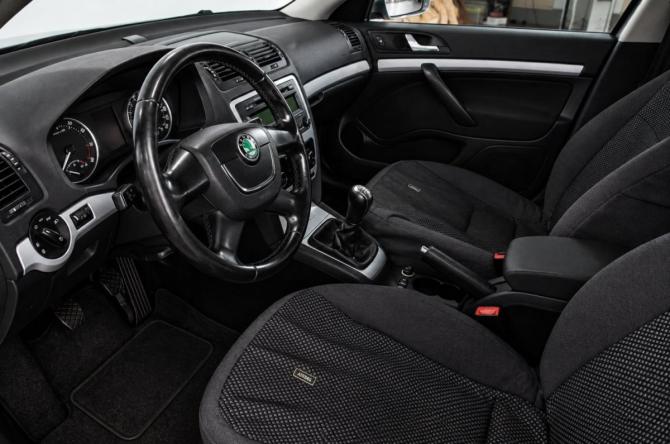 Skoda Octavia II (A5) Рестайлинг с пробегом 2010 года, цена 779 000 рублей, 249000 км, лифтбек, Автокод Объявления