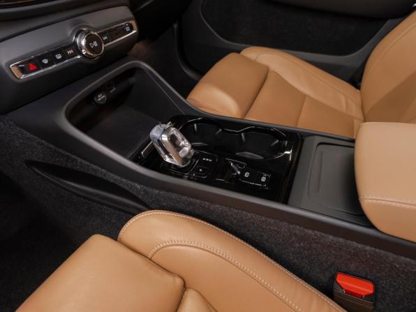 Volvo XC40 I с пробегом 2021 года, цена 3 610 000 рублей, 45529 км, внедорожник, Автокод Объявления