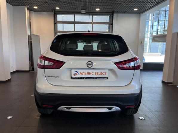 Nissan Qashqai II с пробегом 2016 года, цена 2 045 000 рублей, 27673 км, внедорожник, Автокод Объявления
