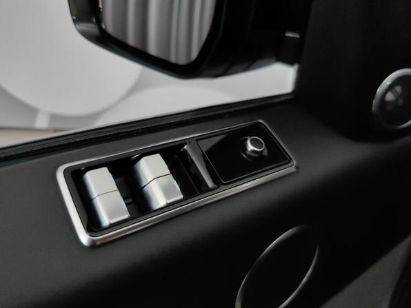 Land Rover Range Rover Sport II Рестайлинг с пробегом 2018 года, цена 3 790 000 рублей, 130000 км, внедорожник, Автокод Объявления