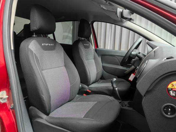 Renault Logan II Рестайлинг с пробегом 2019 года, цена 1 275 000 рублей, 30000 км, седан, Автокод Объявления