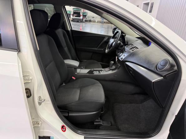 Mazda 3 II (BL) Рестайлинг с пробегом 2012 года, цена 1 077 000 рублей, 175600 км, седан, Автокод Объявления