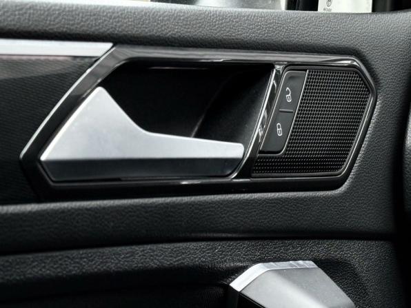 Volkswagen Tiguan II с пробегом 2017 года, цена 2 849 000 рублей, 128143 км, внедорожник, Автокод Объявления