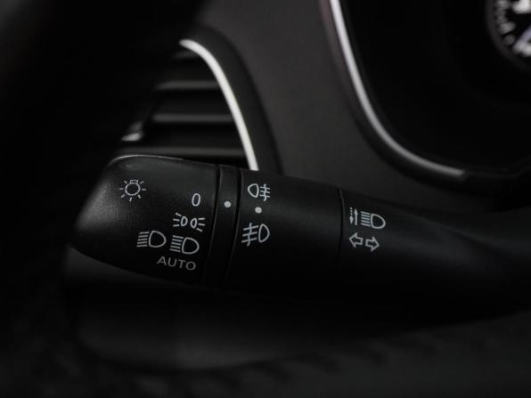 Renault Megane IV с пробегом 2018 года, цена 1 399 000 рублей, 139713 км, универсал, Автокод Объявления