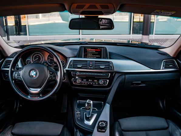 BMW 3 серии VI (F3x) Рестайлинг с пробегом 2017 года, цена 2 450 000 рублей, 132928 км, седан, Автокод Объявления