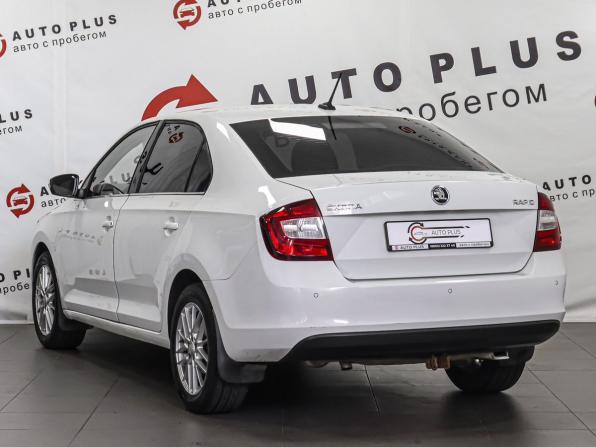 Skoda Rapid I с пробегом 2017 года, цена 989 000 рублей, 124740 км, лифтбек, Автокод Объявления