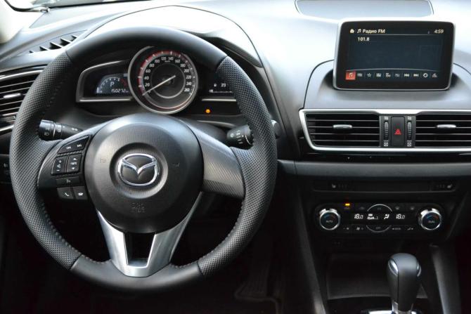 Mazda 3 III (BM) с пробегом 2015 года, цена 1 450 000 рублей, 150251 км, седан, Автокод Объявления