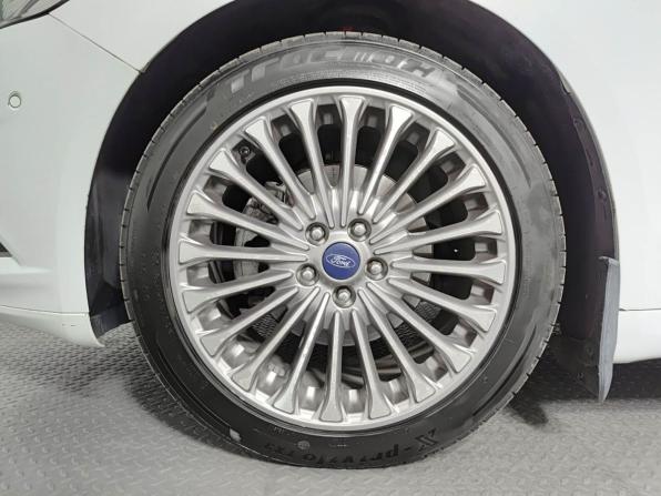 Ford Mondeo V с пробегом 2016 года, цена 1 350 000 рублей, 235000 км, седан, Автокод Объявления