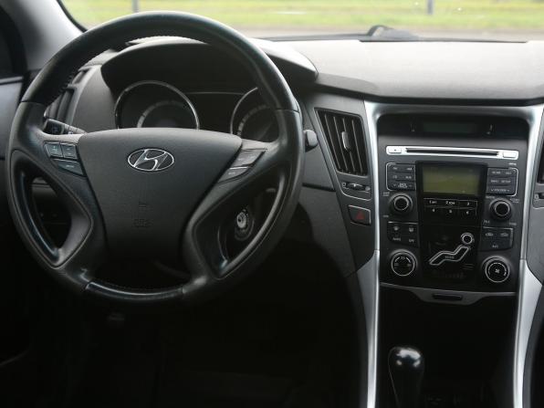 Hyundai Sonata VI (YF) с пробегом 2012 года, цена 795 000 рублей, 242400 км, седан, Автокод Объявления