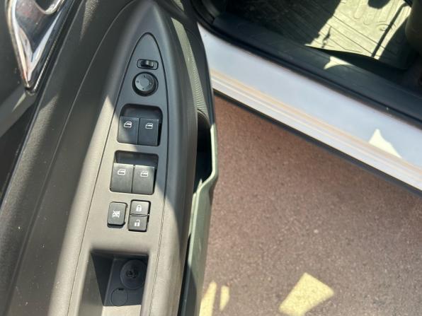 Dongfeng H30 Cross с пробегом 2015 года, цена 549 900 рублей, 185000 км, хэтчбек, Автокод Объявления