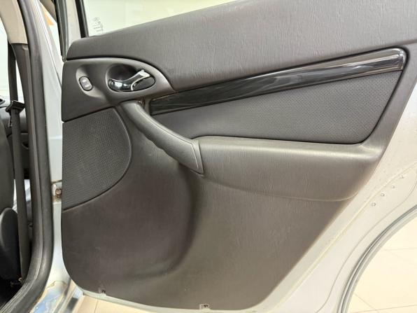 Ford Focus I Рестайлинг с пробегом 2004 года, цена 315 000 рублей, 228462 км, хэтчбек, Автокод Объявления