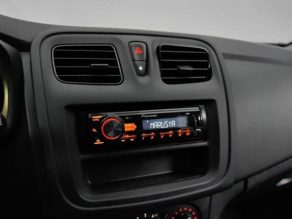 Renault Sandero II Рестайлинг с пробегом 2019 года, цена 898 000 рублей, 105314 км, хэтчбек, Автокод Объявления